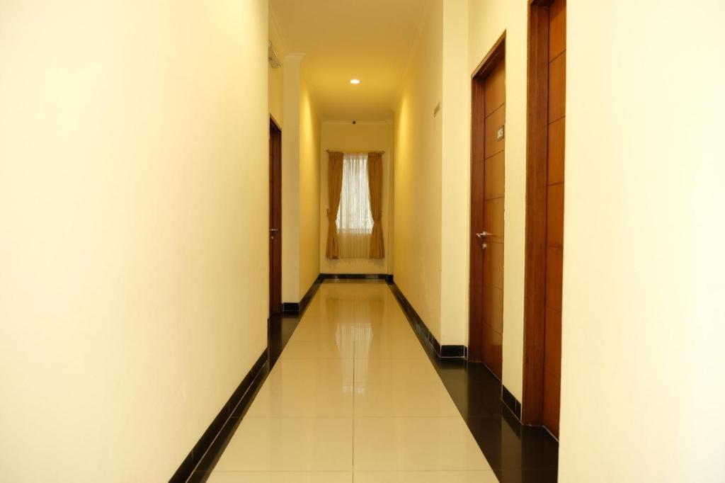 Oyo 1616 Hotel Central City 2 Tanjung Pandan Eksteriør bilde