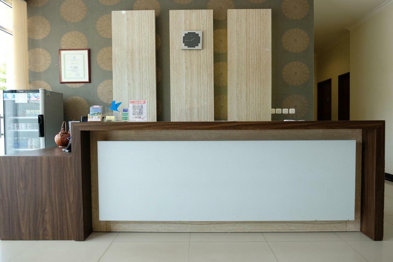 Oyo 1616 Hotel Central City 2 Tanjung Pandan Eksteriør bilde