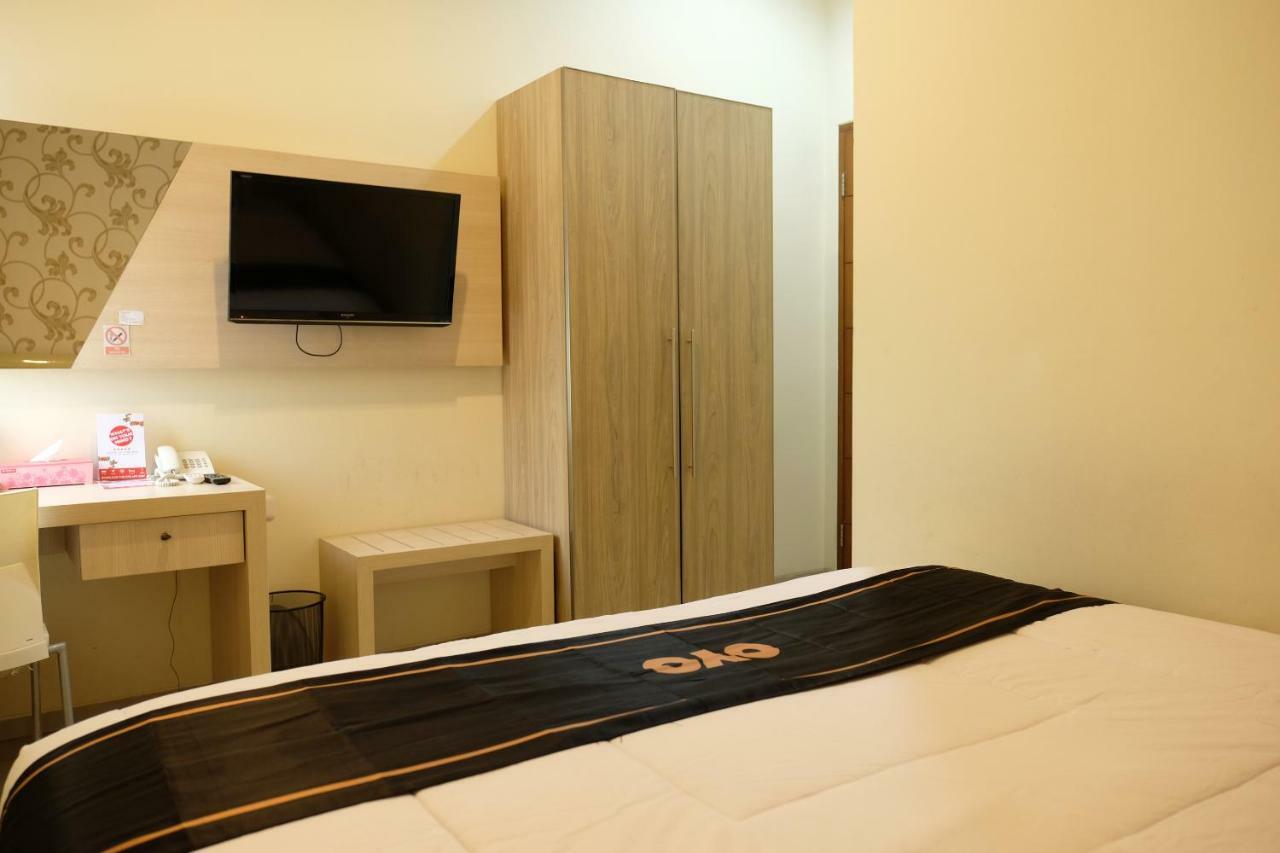 Oyo 1616 Hotel Central City 2 Tanjung Pandan Eksteriør bilde