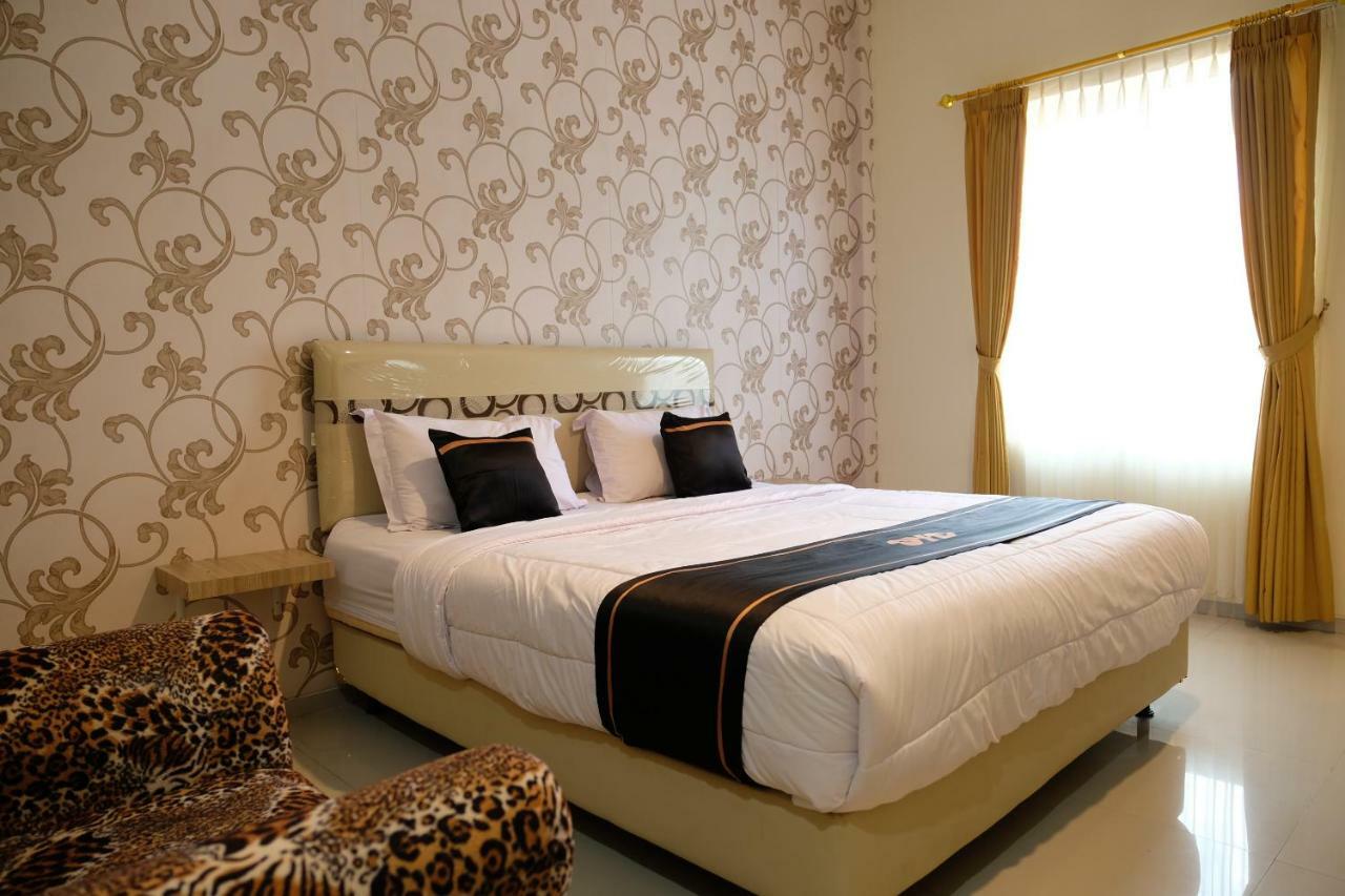 Oyo 1616 Hotel Central City 2 Tanjung Pandan Eksteriør bilde