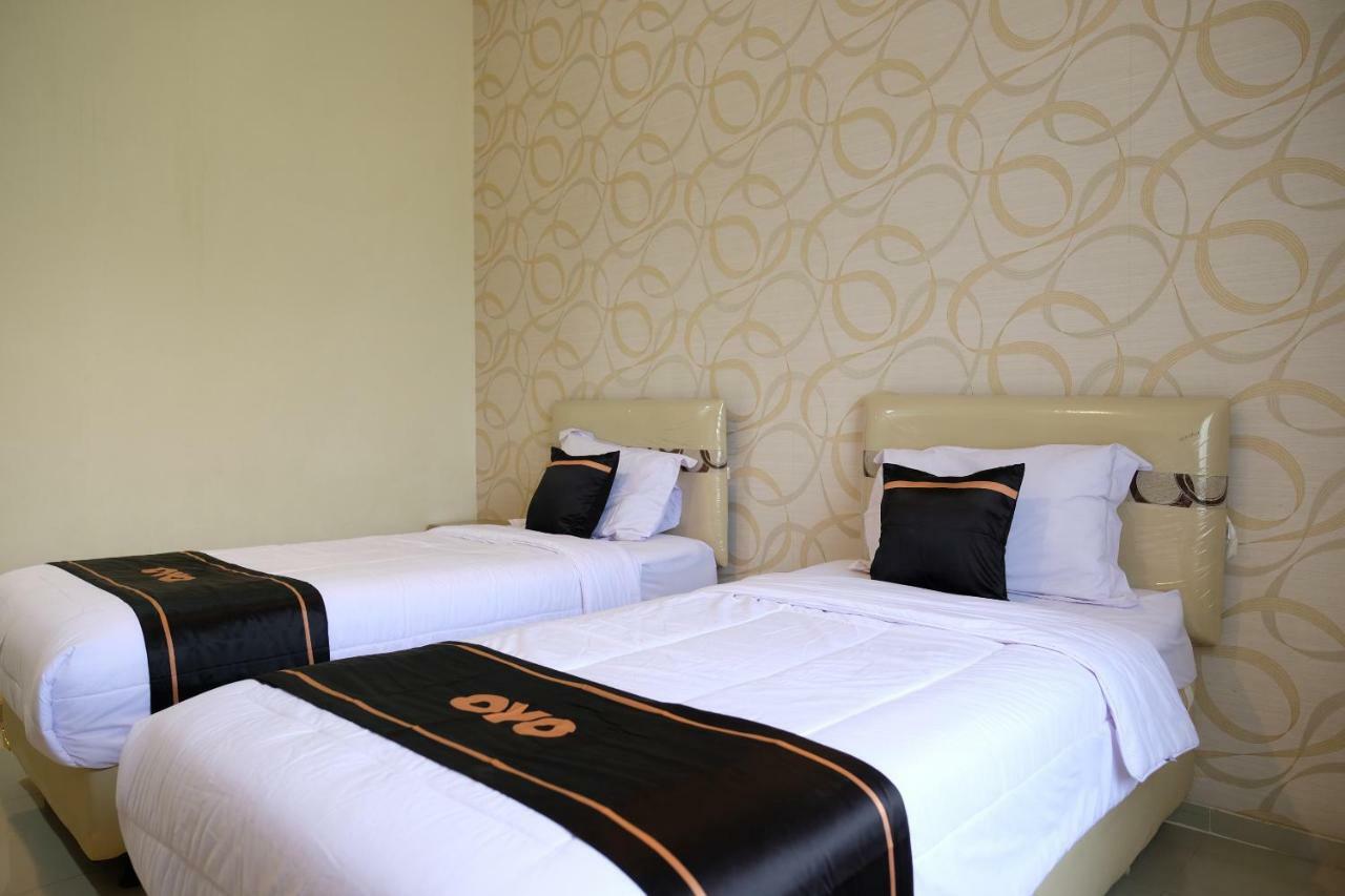 Oyo 1616 Hotel Central City 2 Tanjung Pandan Eksteriør bilde