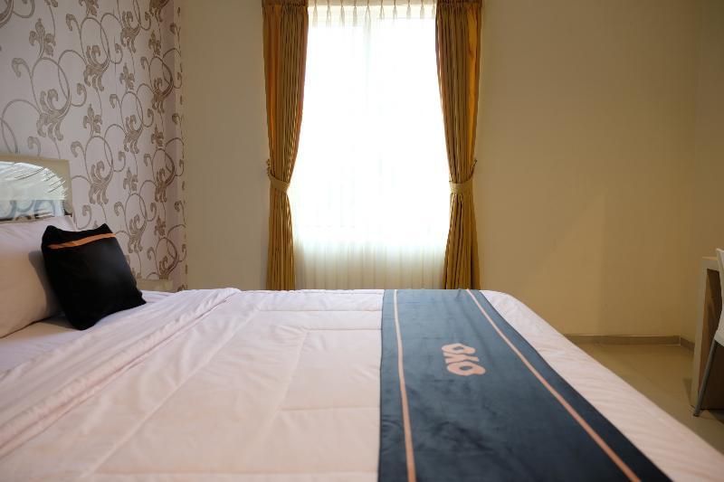 Oyo 1616 Hotel Central City 2 Tanjung Pandan Eksteriør bilde