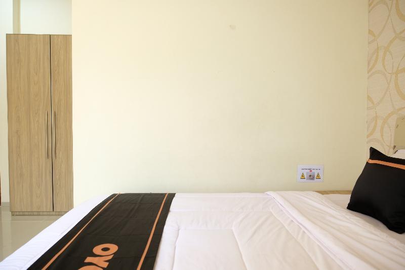 Oyo 1616 Hotel Central City 2 Tanjung Pandan Eksteriør bilde