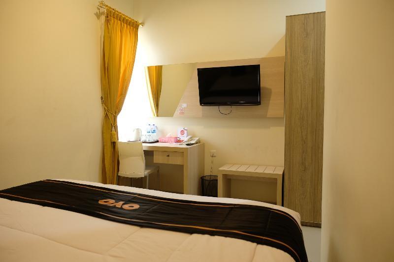 Oyo 1616 Hotel Central City 2 Tanjung Pandan Eksteriør bilde