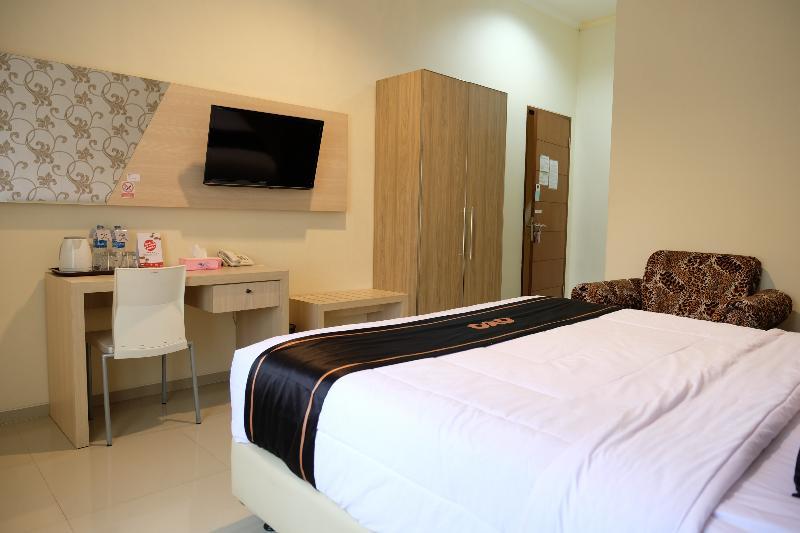 Oyo 1616 Hotel Central City 2 Tanjung Pandan Eksteriør bilde